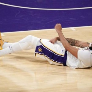 开云体育下载-被太阳扳平送回主场优势 浓眉伤情左右湖人命运