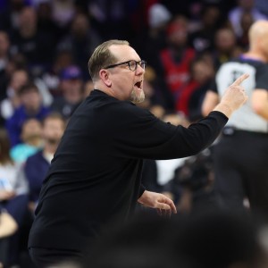 容易一溃千里！76人单赛季3次在主场输掉至少40分成历史首队