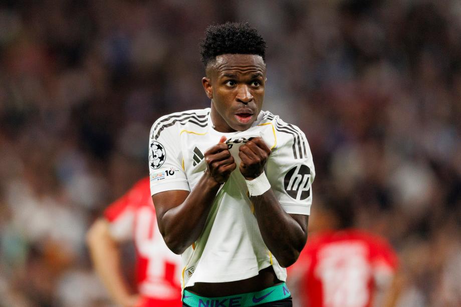 [图]皇马2-1本菲卡总比分3-1晋级 维尼修斯破门